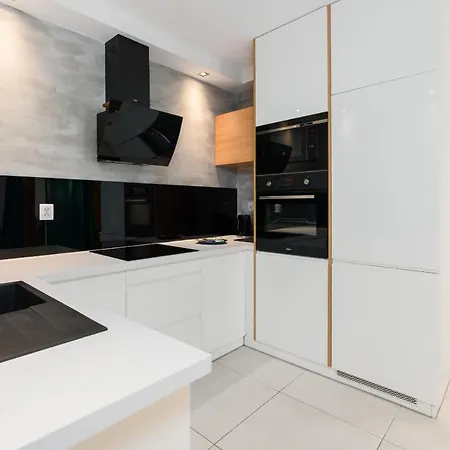 Old Town Strzelecka By Renters Apartment