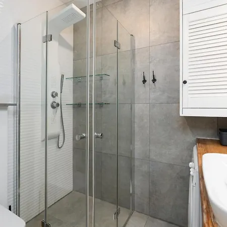 Old Town Strzelecka By Renters Apartment