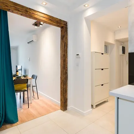 Old Town Strzelecka By Renters Apartment